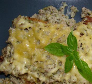 Zapiekane placki ziemniaczane z mięsem