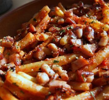 Fasolka z boczkiem na czerwono