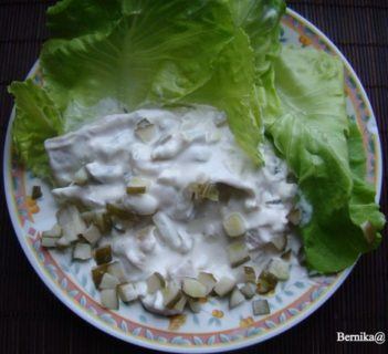 Śledzie w sosie jogurtowo-czosnkowym