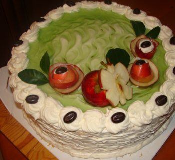 Torcik z jabłkową masą