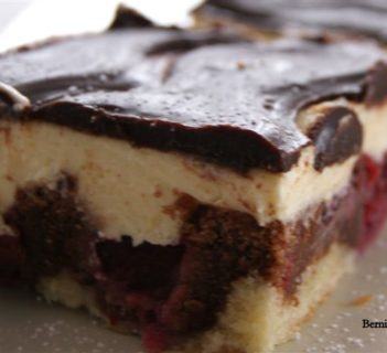 Fale dunaju z leśnymi owocami