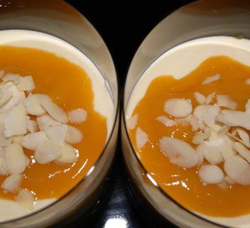 Deser jogurtowy z mango