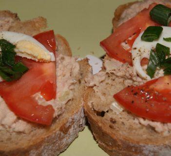 Kanapki z pastą z tuñczyka