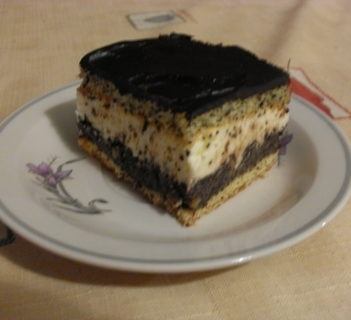 Makowiec z masą budyniową