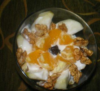 Owocowy deser z płatkami Fitella