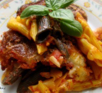 Zapiekanka – makaron z kulkami mięsnymi