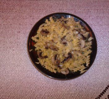 Makaron zapiekany z pieczarkami