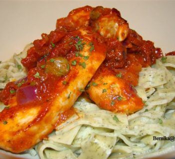 Piersi w sosie z suszonych pomidorów