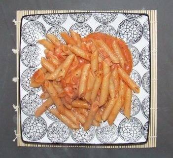 Penne z sosem ze świeżych pomidorów