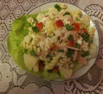 Sałatka Haliny z makaronem