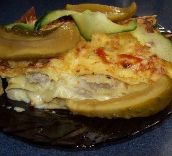 Lazania z mięsem i cukinią