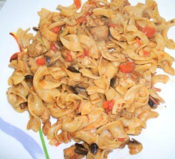 TAGLIATELLE KURCZAKOWE Z PATELNI