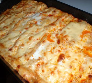 Cannelloni mięsno-pomidorowe pod beszamelem