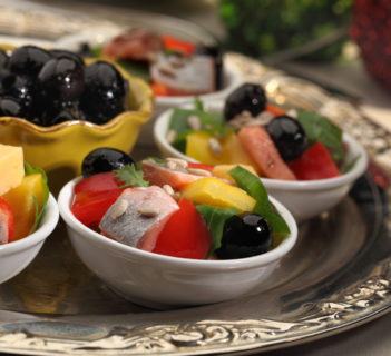 Kolorowa sałatka śledziowa