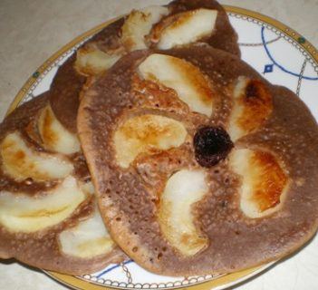 Czekoladowe placuszki z jabłkami