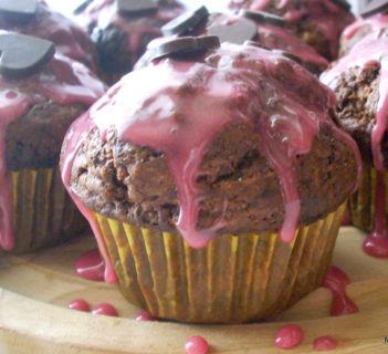 Muffinki czekoladowe z różową pomadą