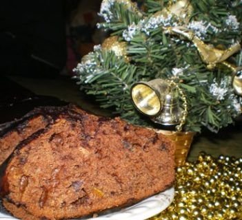 Świąteczny piernik z bakaliami