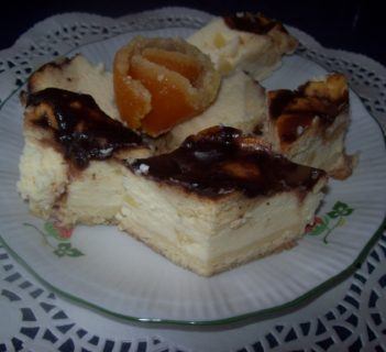 Sernik puszysty z polewą