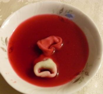 Barszcz czerwony z uszkami