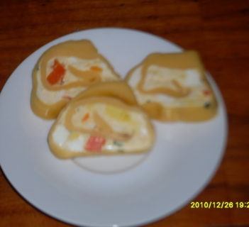 Rolada z żółtego sera