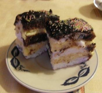 Sernik gotowany łaciaty