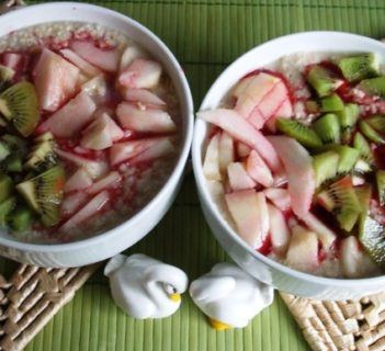 Owsianka z kiwi i gruszka dla dwojga