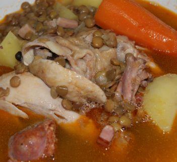 Zupa z soczewicy z boczkiem i cebulą