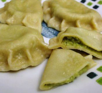 Pierogi z brokułem, mascarpone i czosnkiem