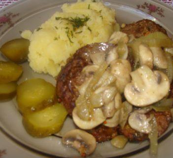 Drobiowa wątróbka z pieczarkami