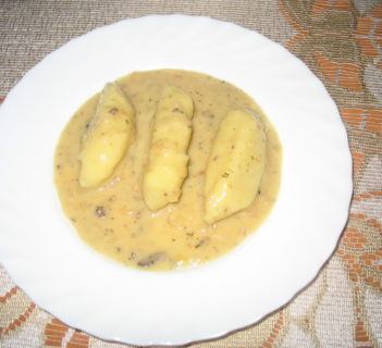 KOPYTKA Z SOSEM PIECZENIOWYM JASNYM