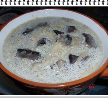 Zupa pieczarkowa Eli z makaronem