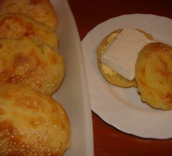 Ziemniaczane bułeczki z sezamem