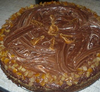 Murzynek z dżemem śliwkowym