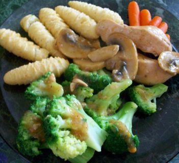 Filet z indyka w sosie pieczarkowym