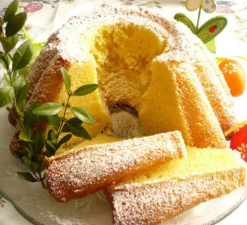 Babka budyniowa ze śmietaną