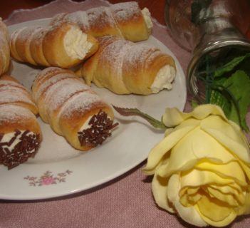 Drożdżowe rureczki