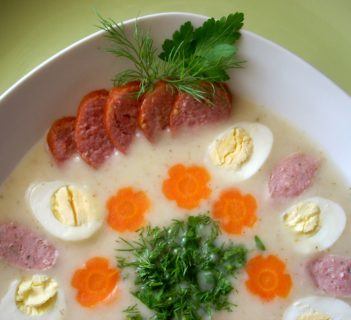 Kremowy żurek z czosnkiem i chrzanem