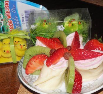 Naleśniki serowo-truskawkowe