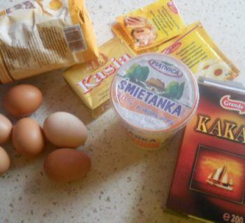 Czekoladowe ciacho z bitą śmietaną