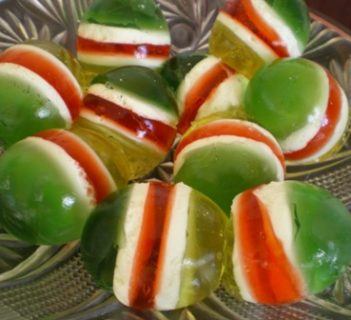 Kolorowe jajeczka wielkanocne