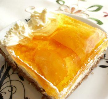 Ciasto z brzoskwiniami