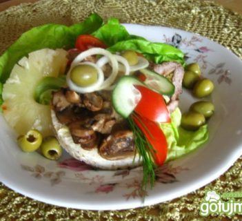 Kanapka ryżowa farmerska z mięsem.