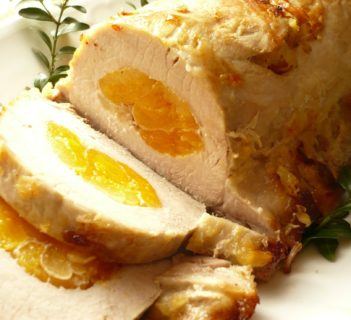 Schab nadziewany morelami