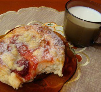 Rabarbarki czyli bułeczki z rabarbarem