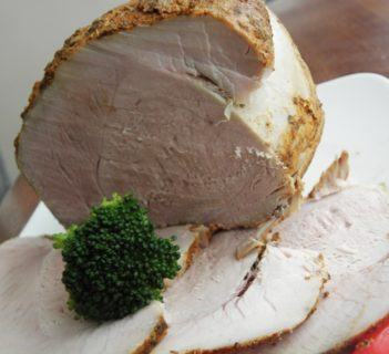 Szynka pieczona z jałowcem