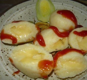 Knedle z żółtym serem