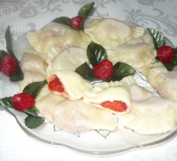 Pierogi z truskawkami
