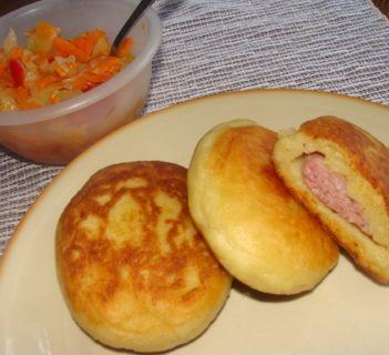 Kotlety ziemniaczane z kiełbasą