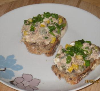 Sałatka z tuńczykiem na kanapki