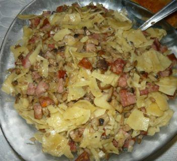 Łazanki z kiełbasą i kapustą